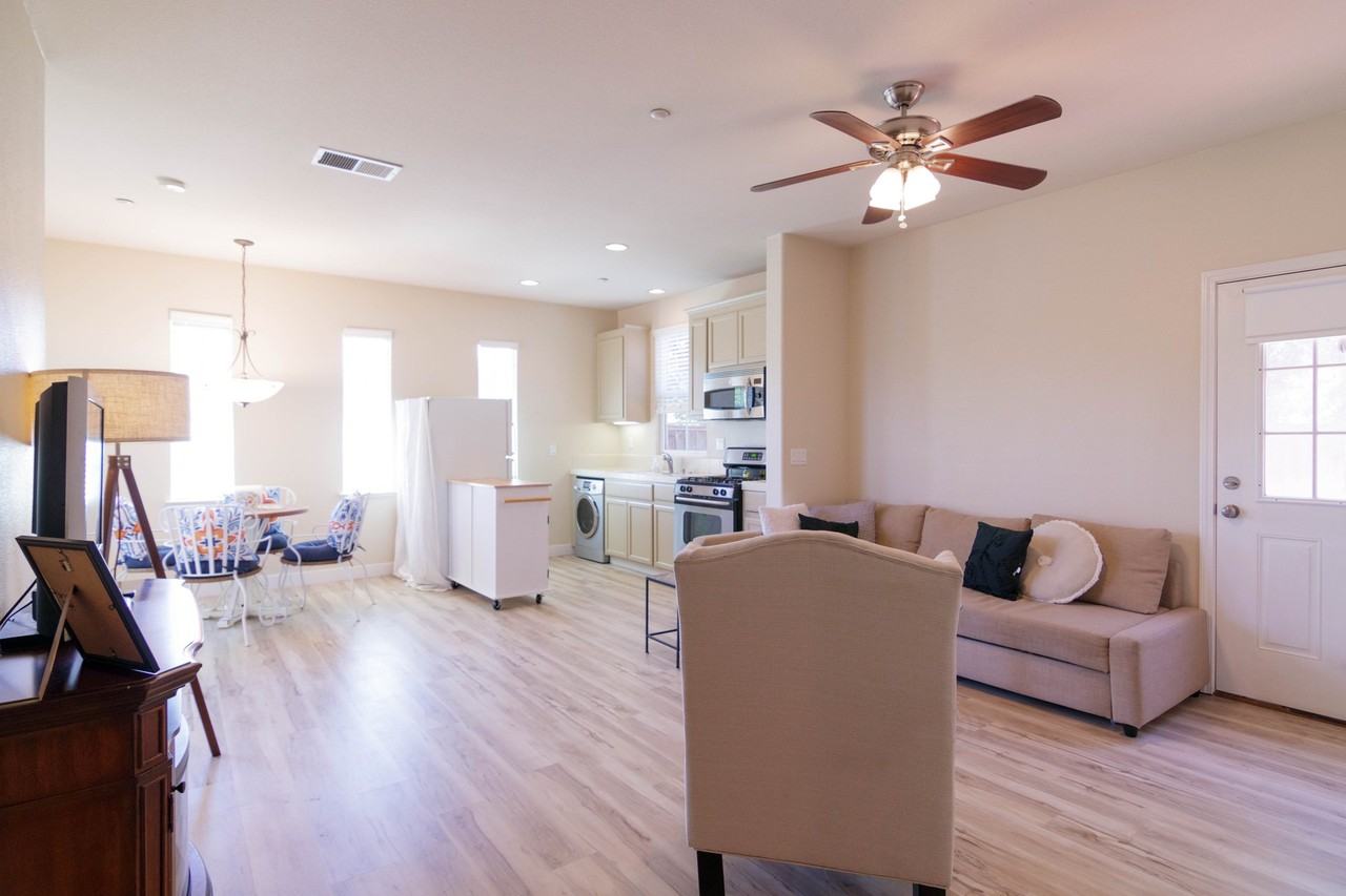 171 Fennel Ct - Photo 2 of 20