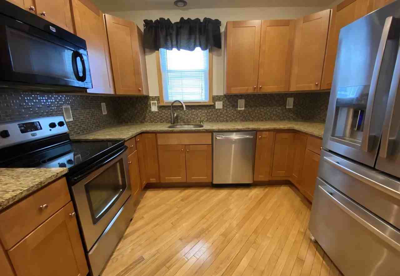 111 Spring St - Photo 3 of 20