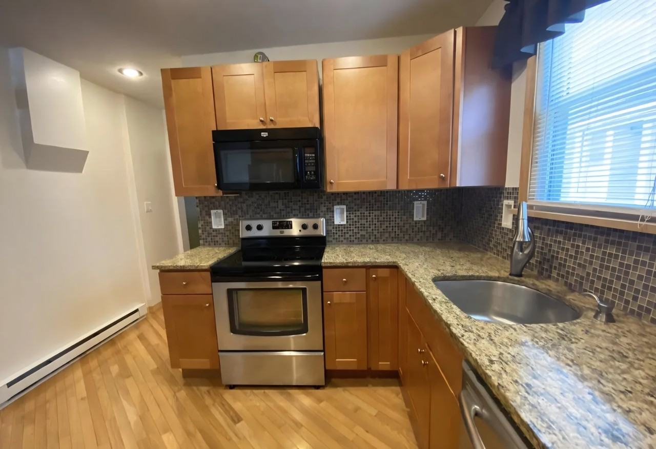 111 Spring St - Photo 5 of 20