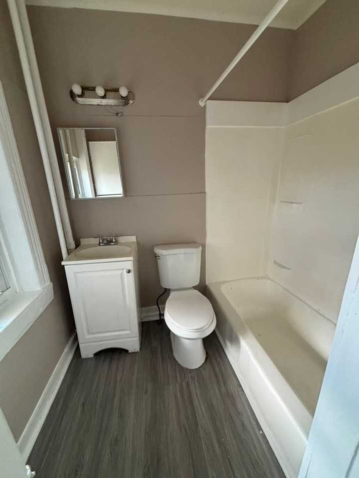 32 Tyler St #1 - Photo 3 of 4