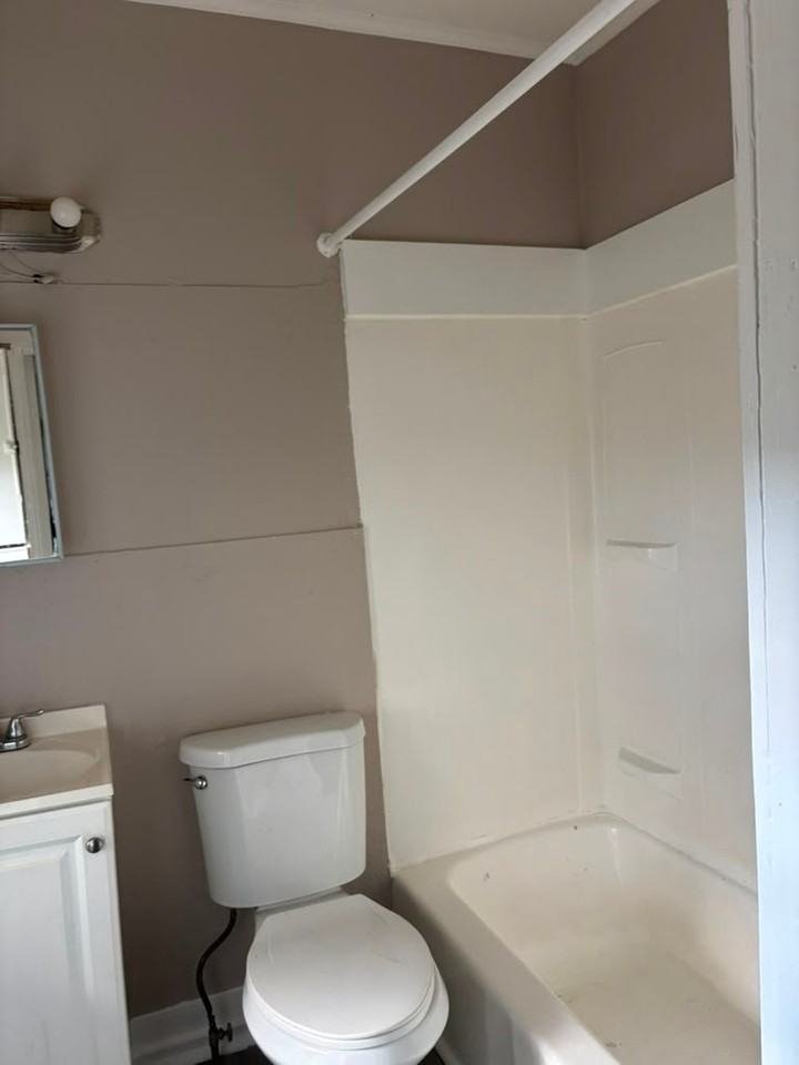 32 Tyler St #1 - Photo 4 of 4