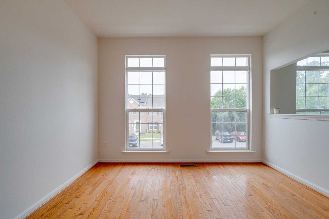 103 Buttonwood Ct - Photo 4 of 20