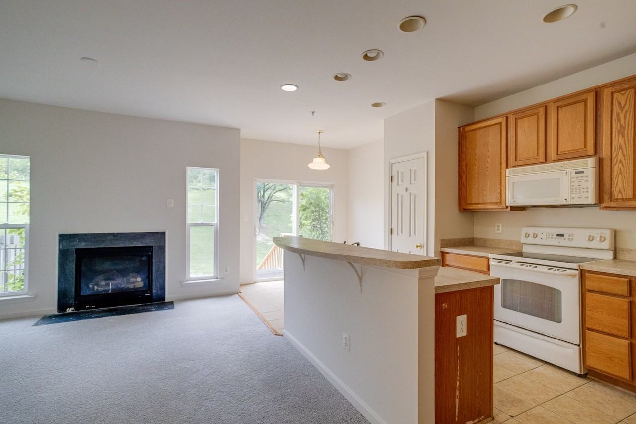 103 Buttonwood Ct - Photo 7 of 20