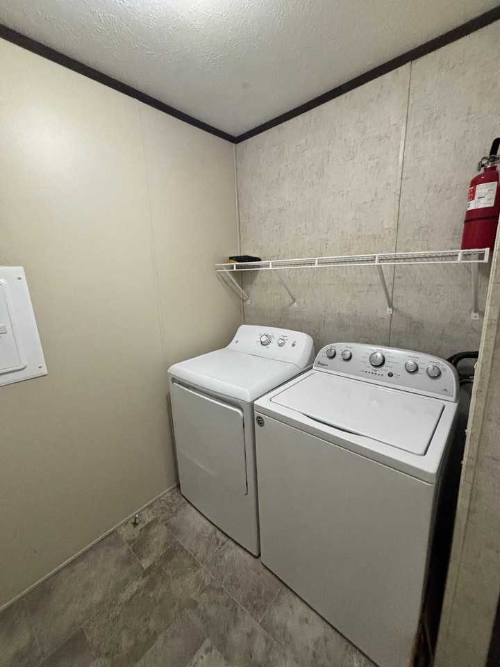 78 Dunlap Cir - Photo 3 of 3