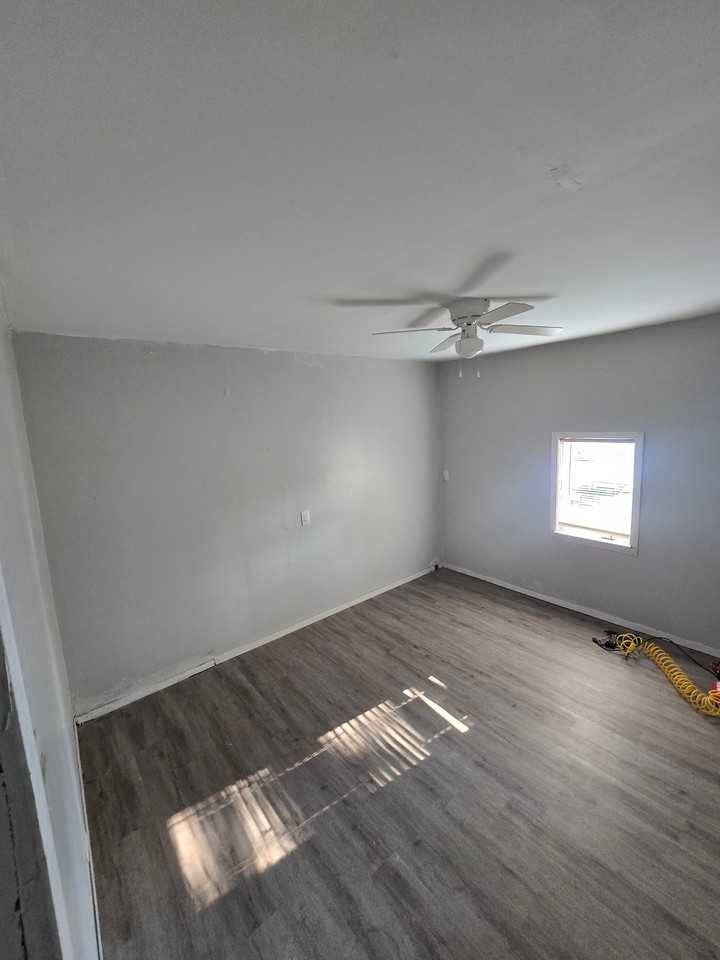 22221 Willow Tree Ave - Photo 3 of 18