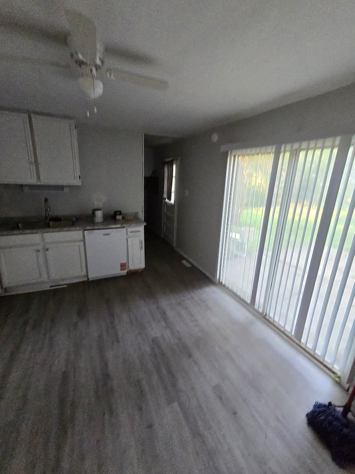 22221 Willow Tree Ave - Photo 6 of 18