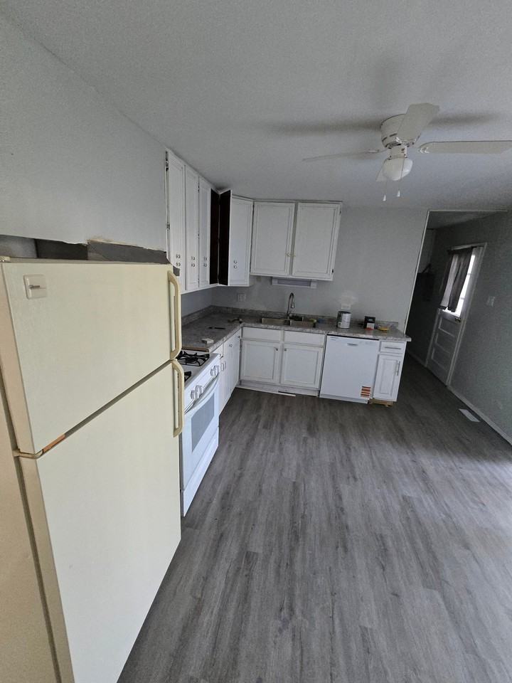 22221 Willow Tree Ave - Photo 7 of 18
