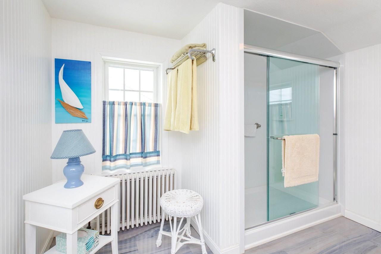 887 Ocean Blvd - Photo 3 of 18