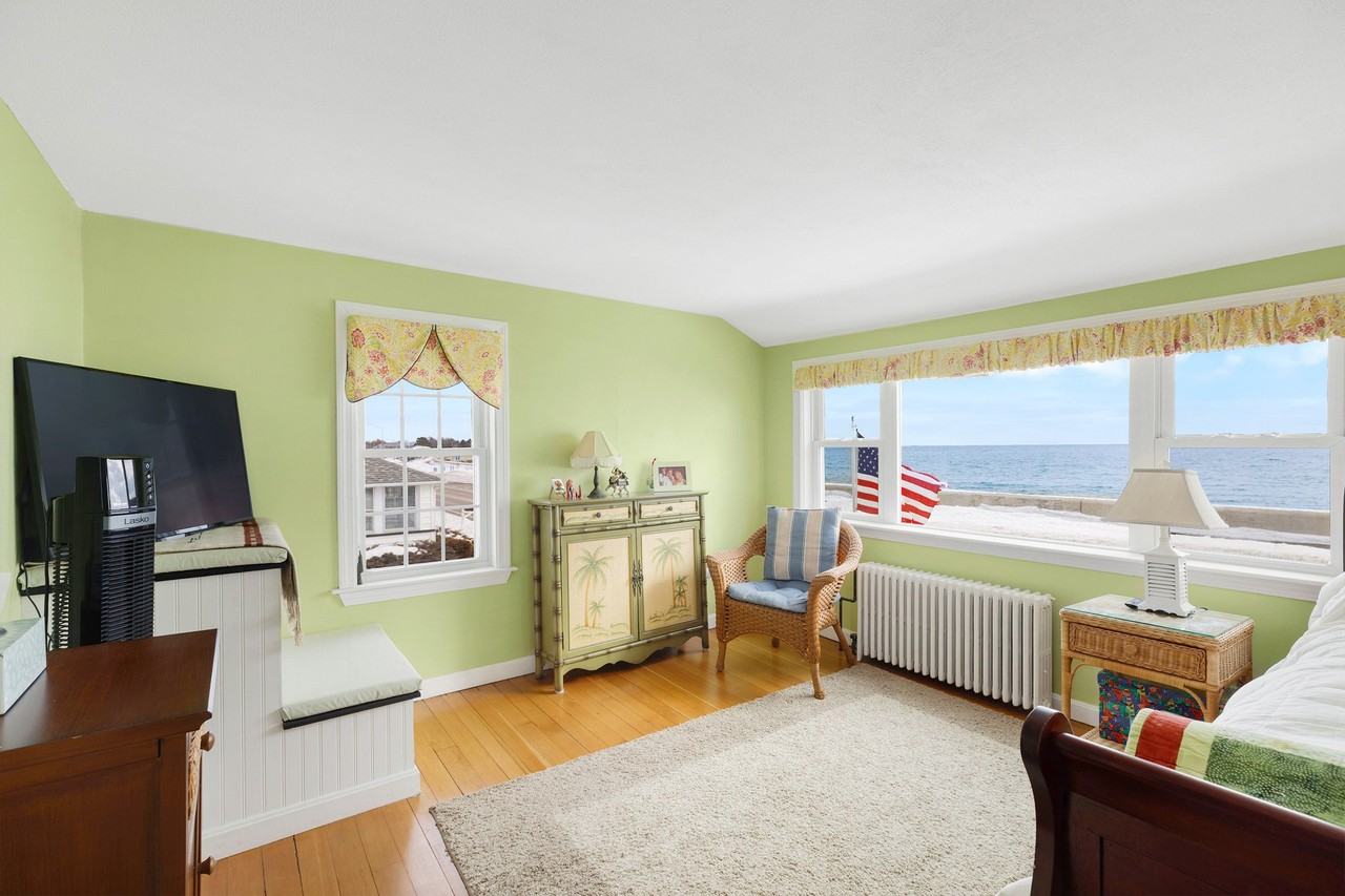 887 Ocean Blvd - Photo 6 of 18