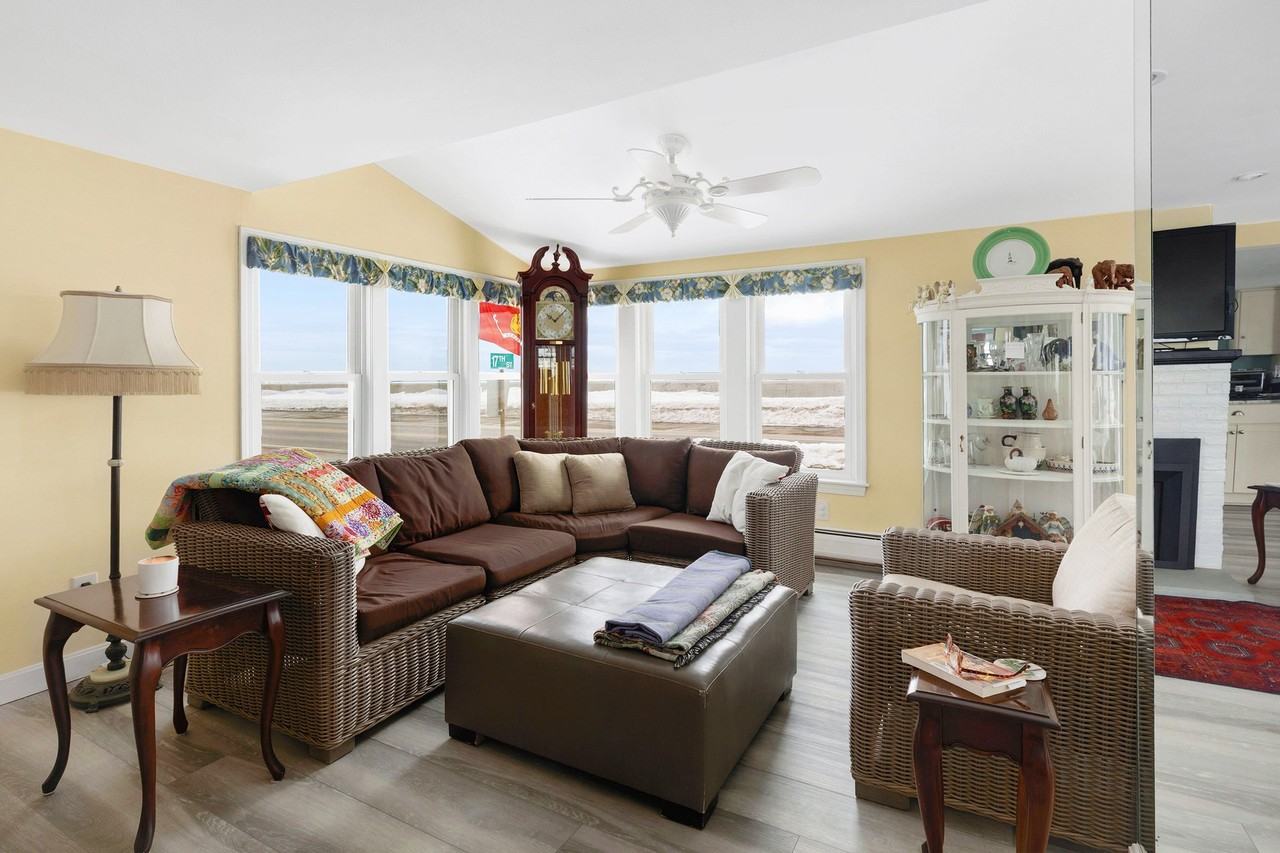 887 Ocean Blvd - Photo 7 of 18