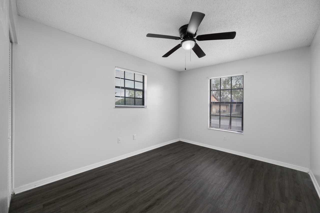10709 Yorkshire Ct - Photo 5 of 12