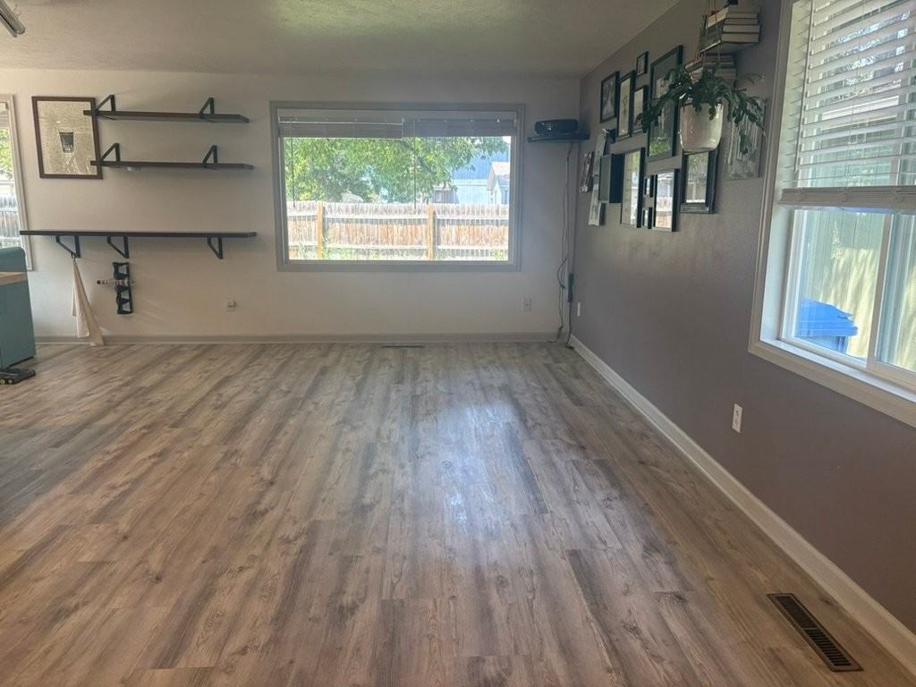 3325 Birmingham Dr - Photo 3 of 20