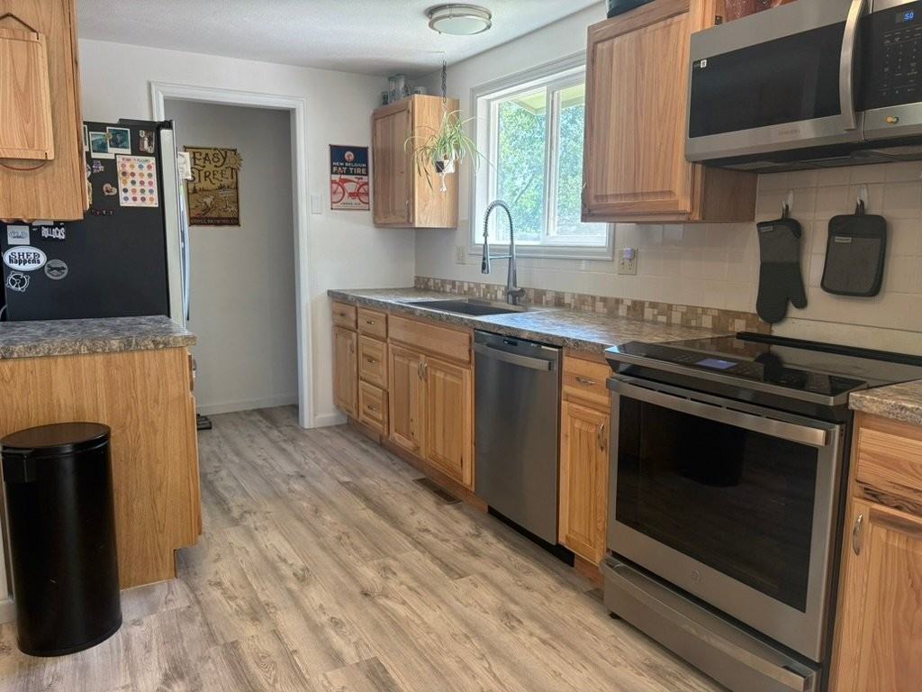 3325 Birmingham Dr - Photo 6 of 20