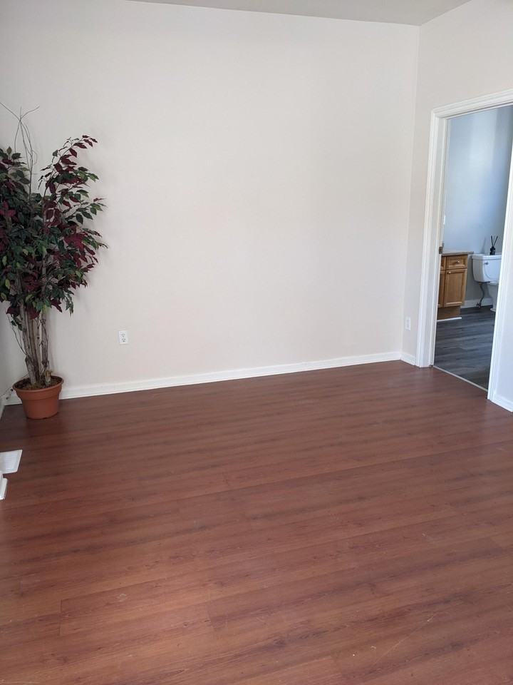 359 Hamilton Road #1 - Photo 4 of 6