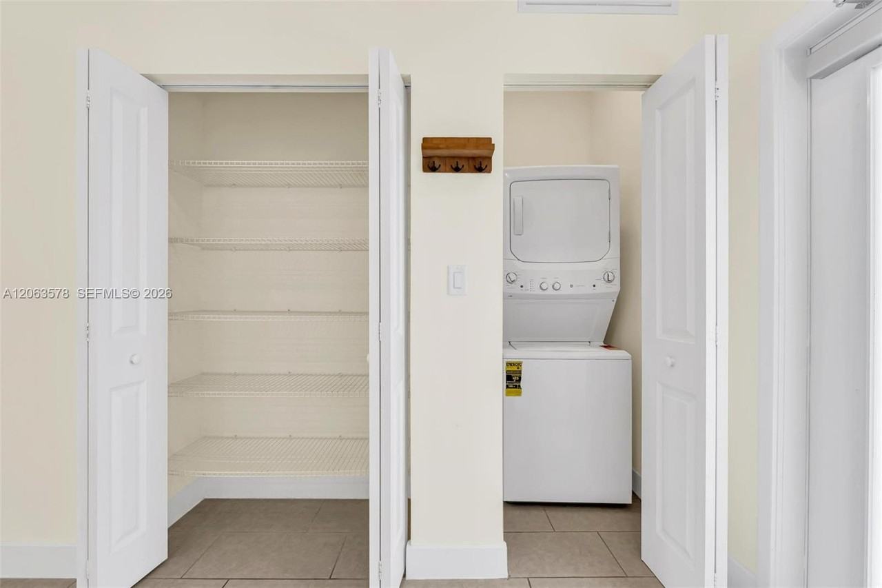 URBANA AT THE RESIDENCES CONDO - Photo 5 of 17