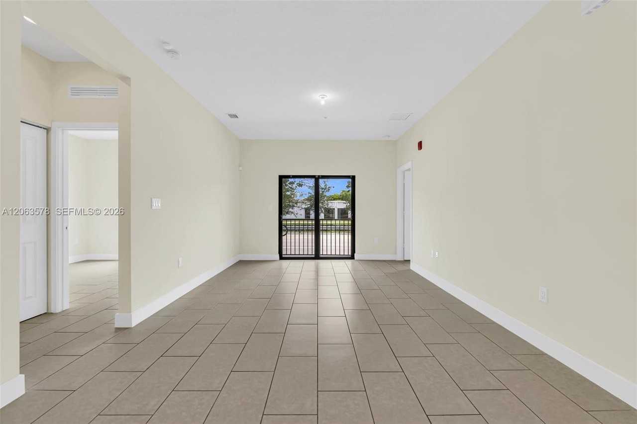 URBANA AT THE RESIDENCES CONDO - Photo 6 of 17