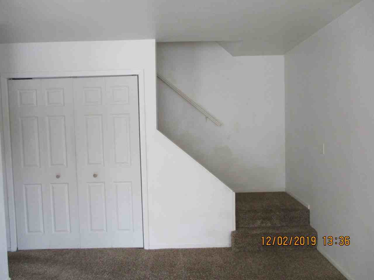 393 Sweetwater Cir #B - Photo 3 of 9