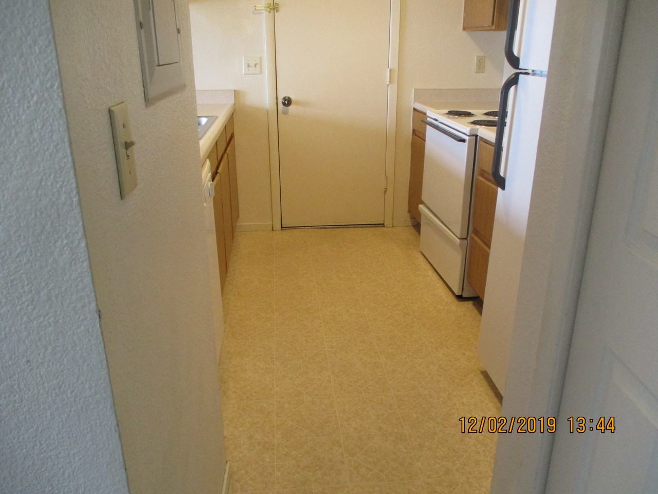 393 Sweetwater Cir #B - Photo 4 of 9