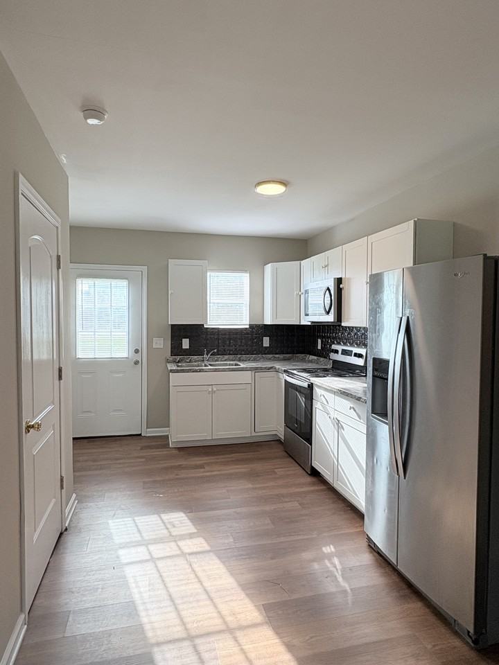 520 Bryant St #1 - Photo 5 of 17