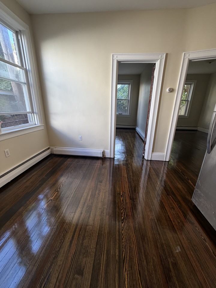 150 W 20th St #2 - Photo 3 of 7