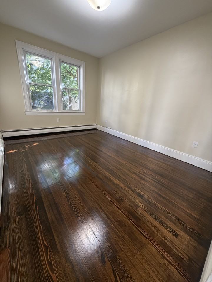 150 W 20th St #2 - Photo 4 of 7