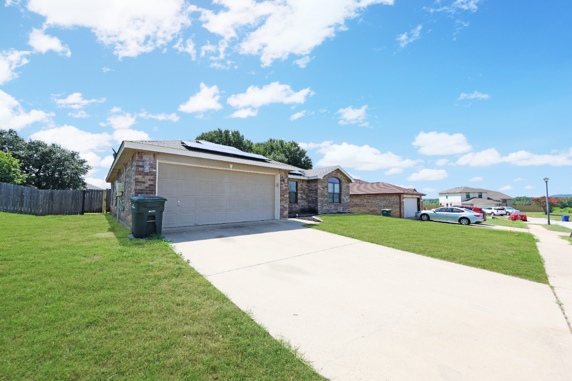 1123 Marlee Cir #NA - Photo 2 of 23