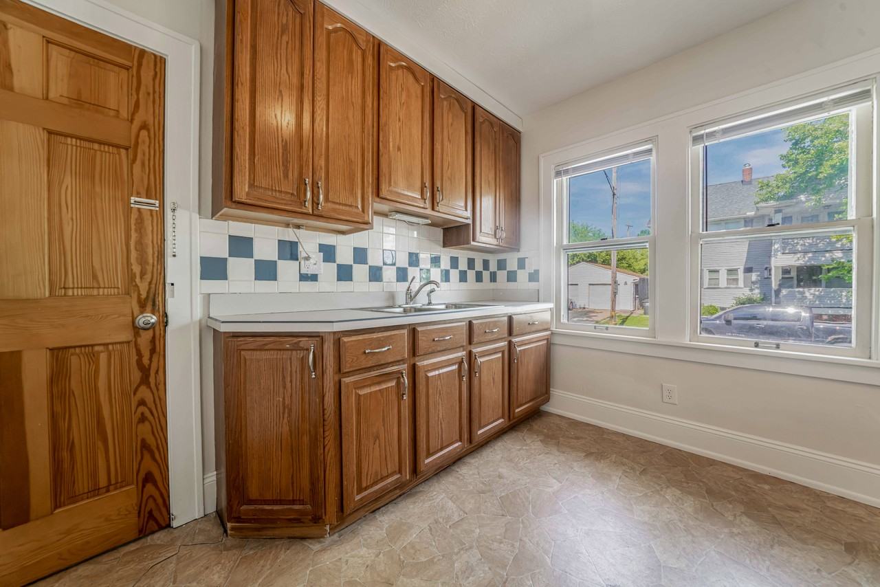 16800 Delaware Ave #1 - Photo 5 of 20
