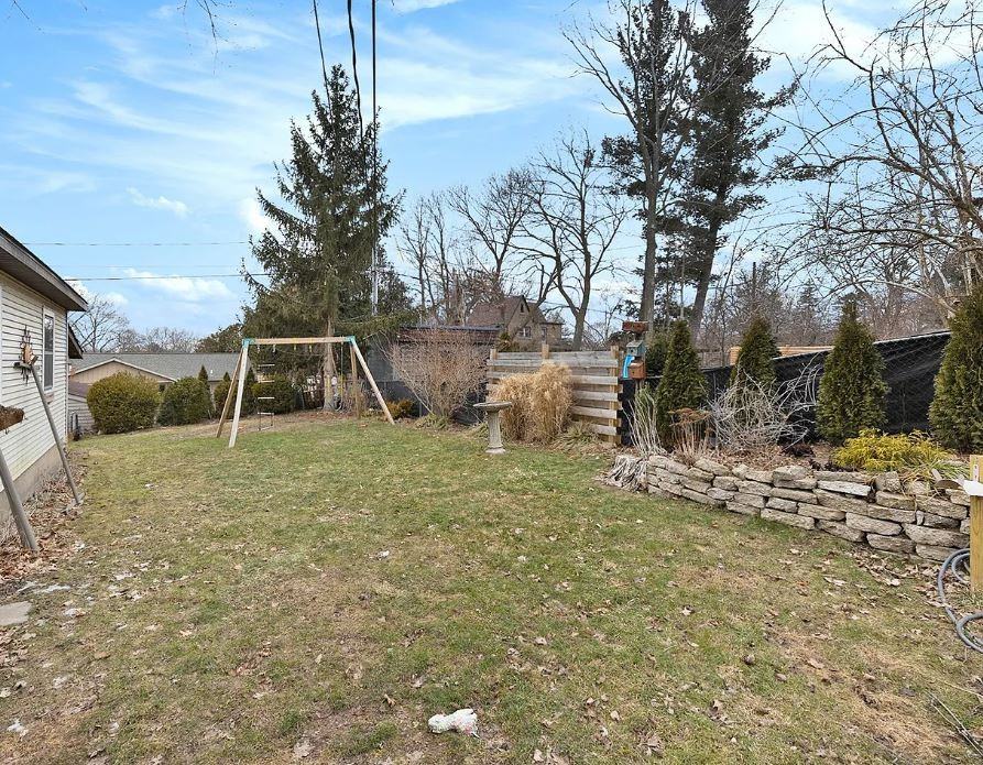 2427 Sinclair Ave Ne #NA - Photo 2 of 22