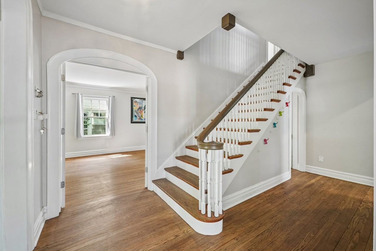 246 Maple Ave #NA - Photo 7 of 38