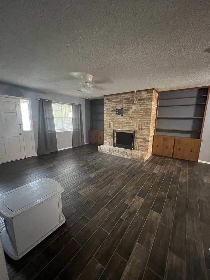 201 Audubon St #1004 - Photo 5 of 15