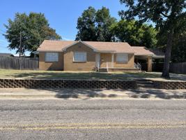 featured image of 117 E 12th St #NA