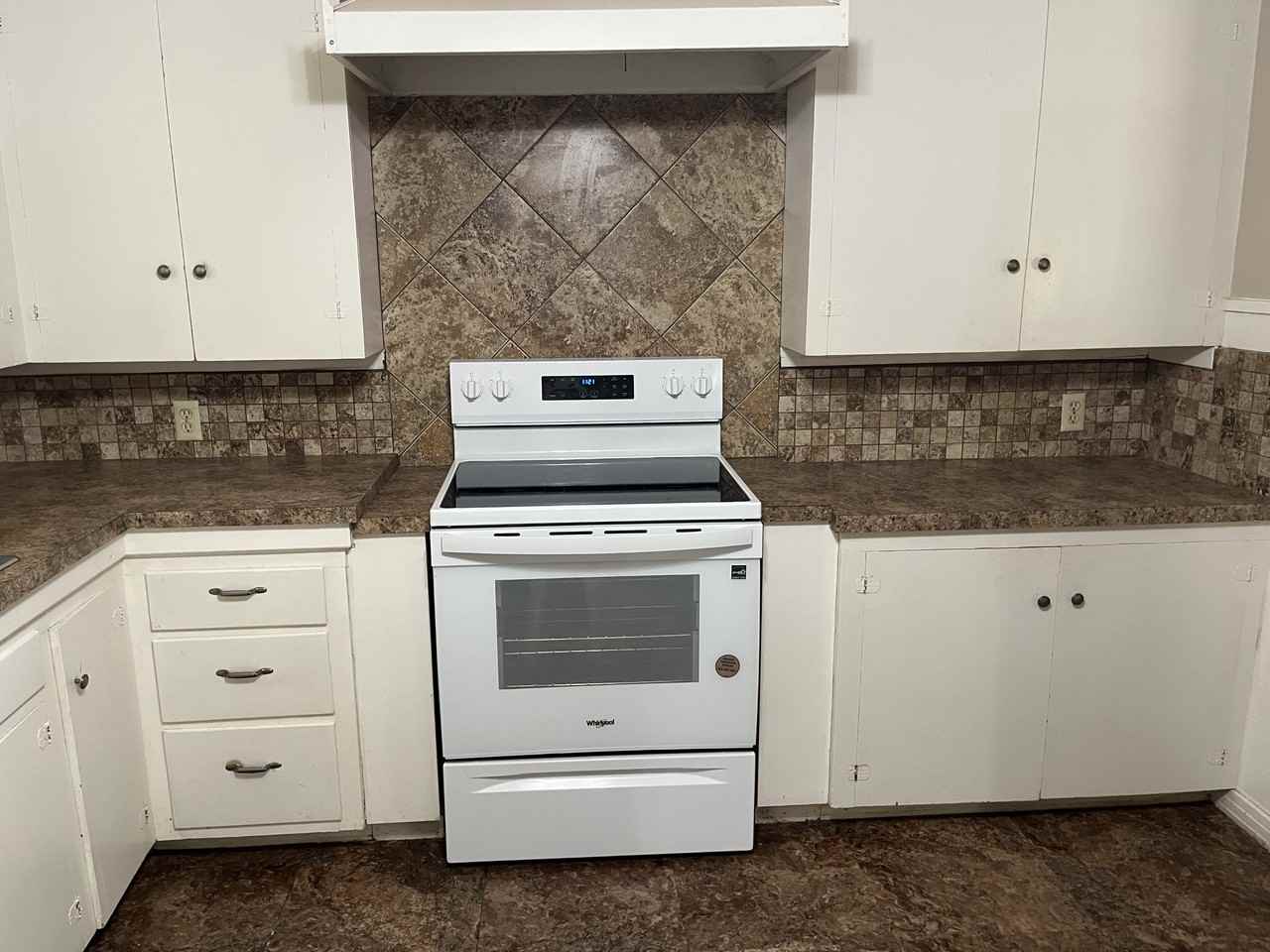 117 E 12th St #NA - Photo 3 of 19