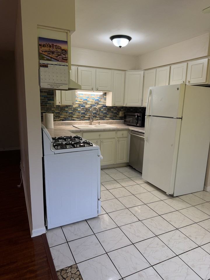 8018 S Hoyne Ave #18 - Photo 6 of 6