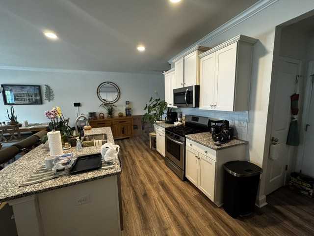 8611 Harris Lake Ln - Photo 4 of 8