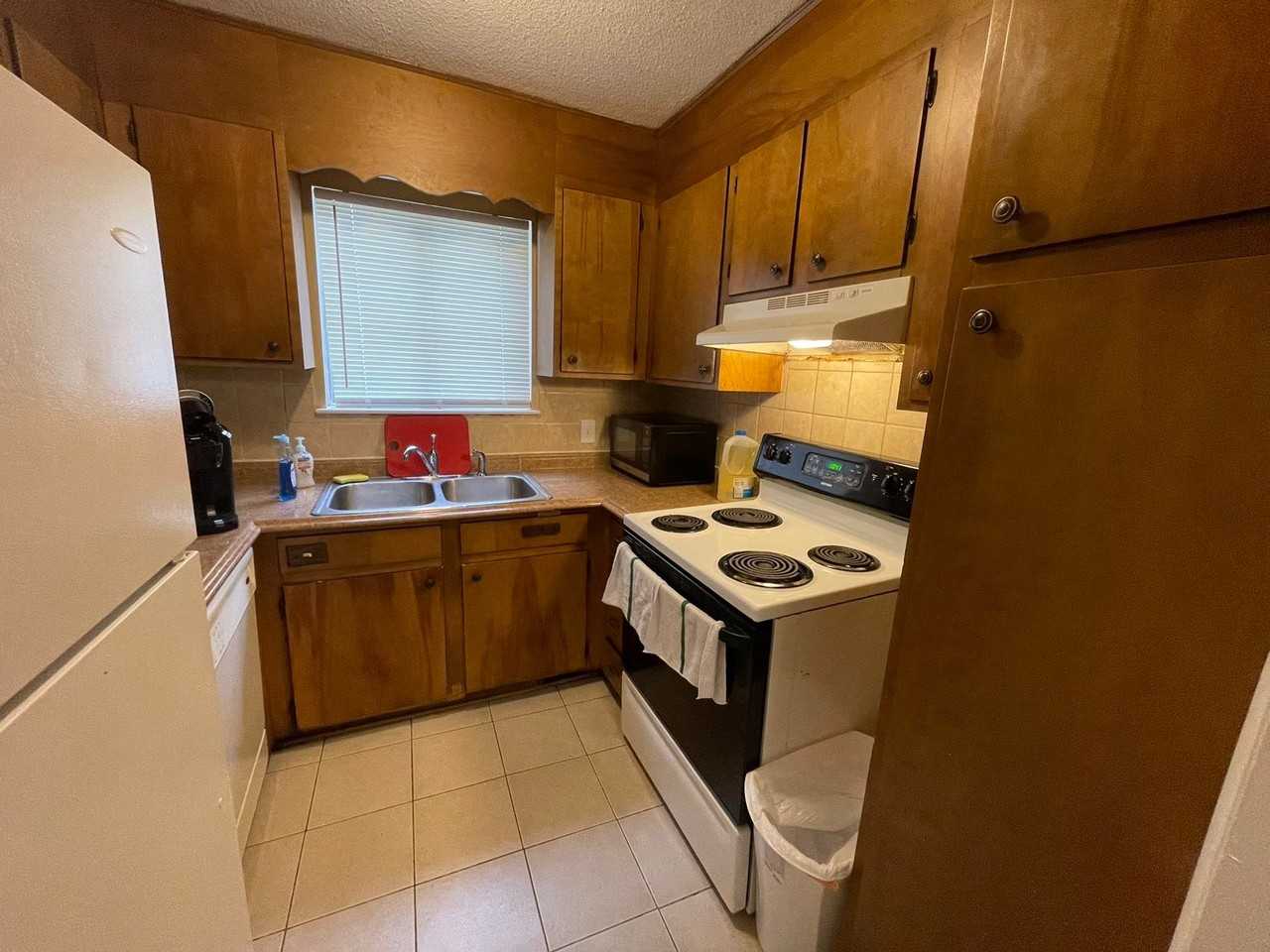 205 Sunrise Ln #C - Photo 4 of 9