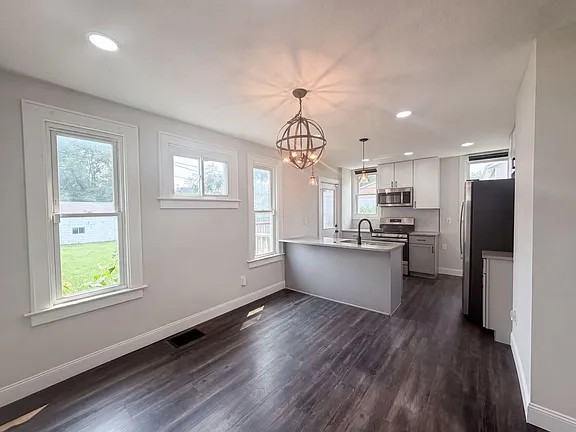963 Stewart Avenue - Photo 6 of 9