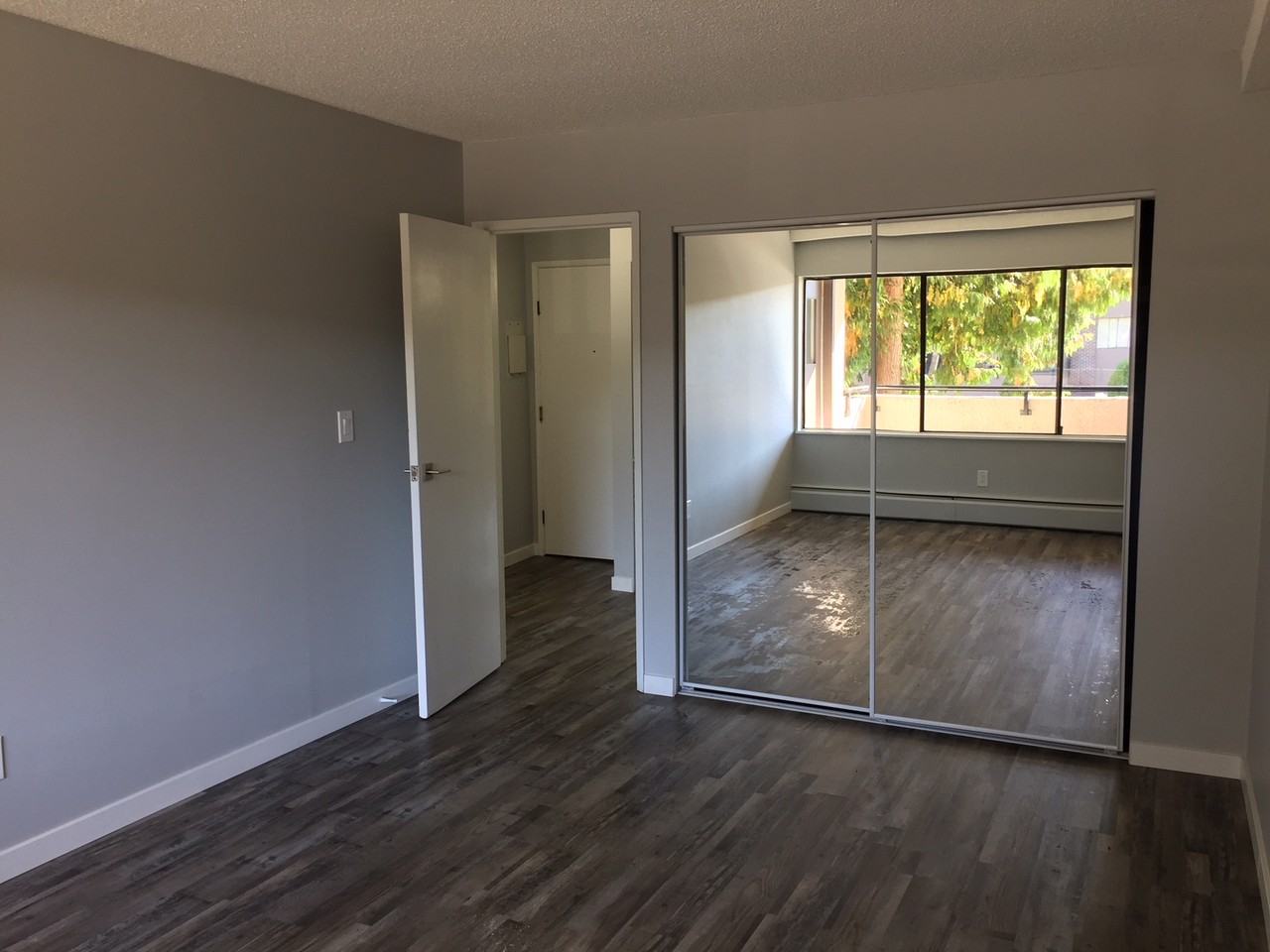 1035 Howie Avenue - Photo 6 of 7