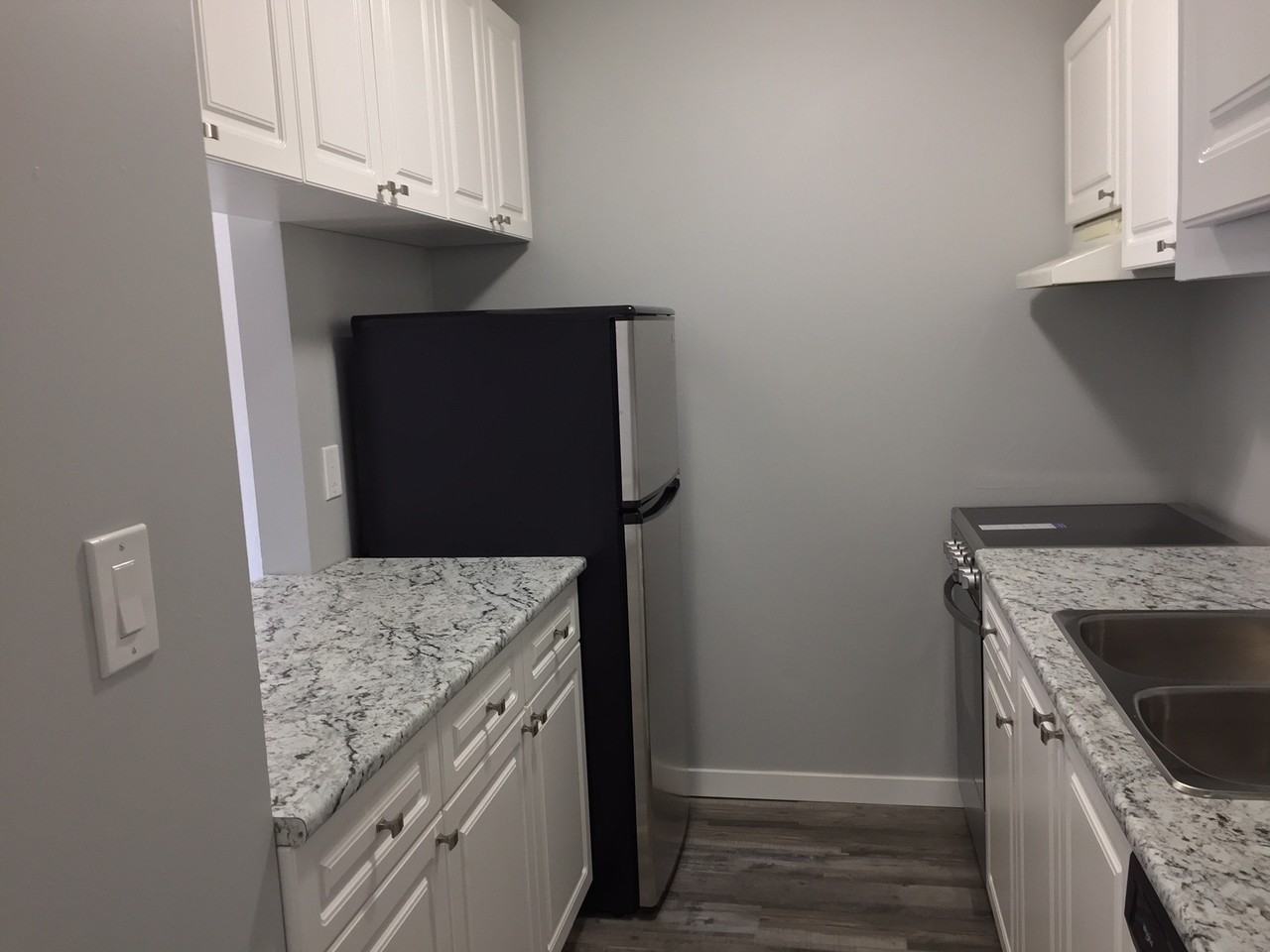 1035 Howie Avenue - Photo 5 of 7