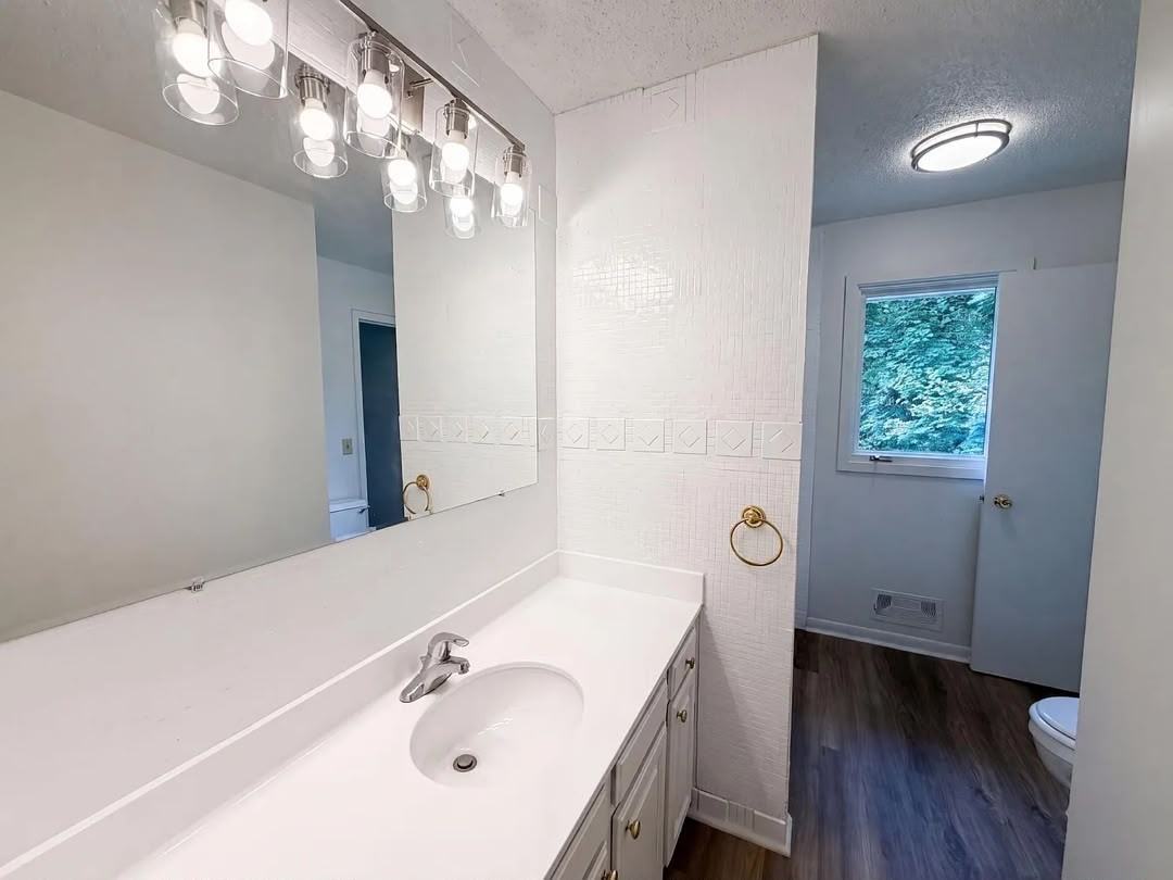12530 30th Avenue North - Photo 6 of 12