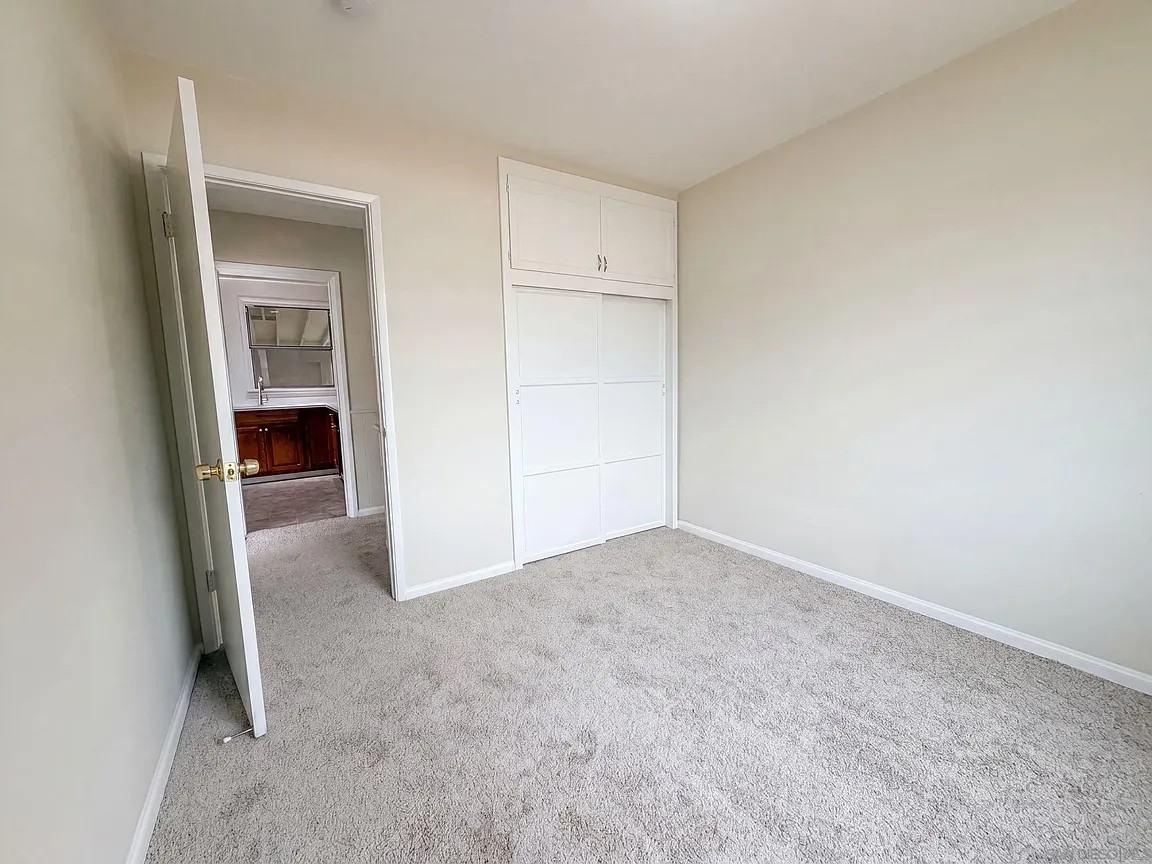 624 Woodlawn Avenue - Photo 4 of 8