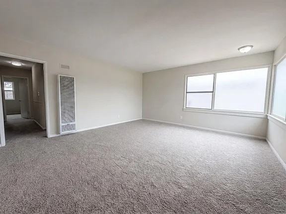 624 Woodlawn Avenue - Photo 6 of 8
