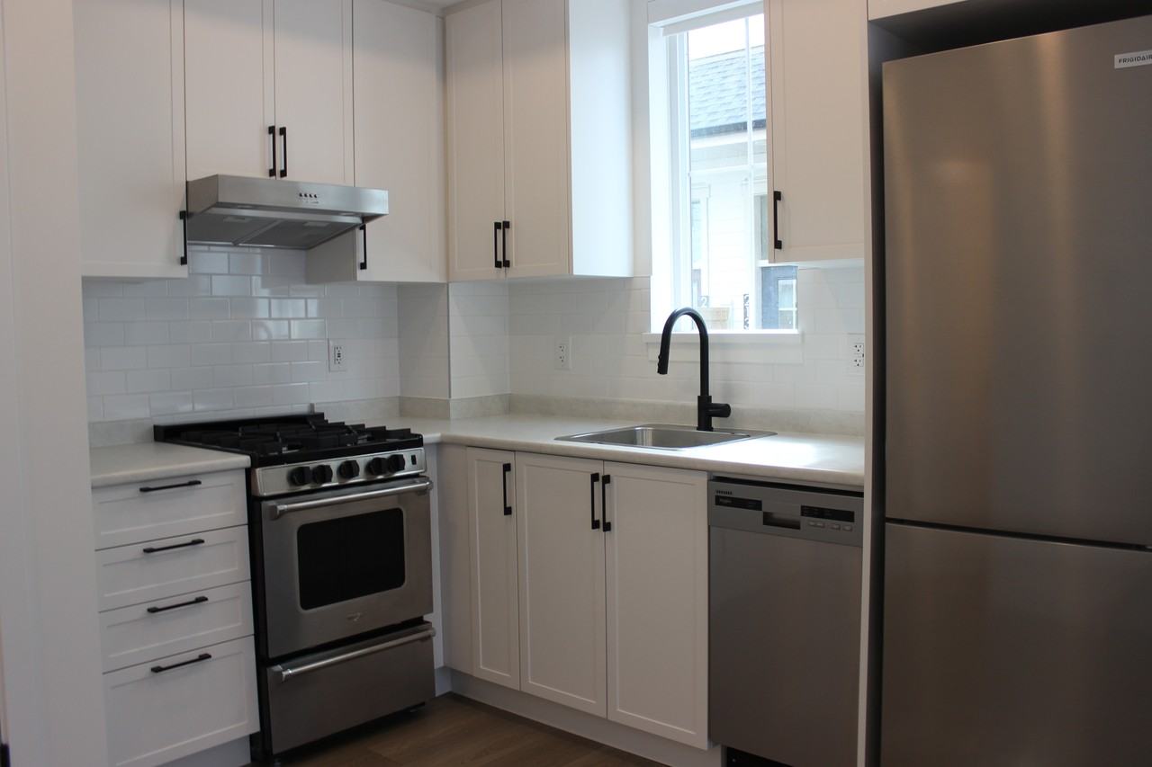 720 Robinson Street - Photo 6 of 14