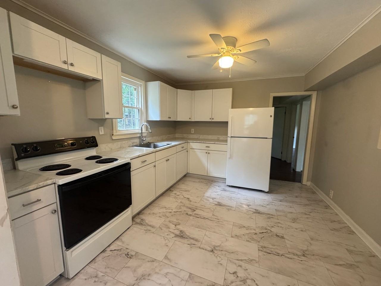 143 Barrett Heights Rd - Photo 5 of 17
