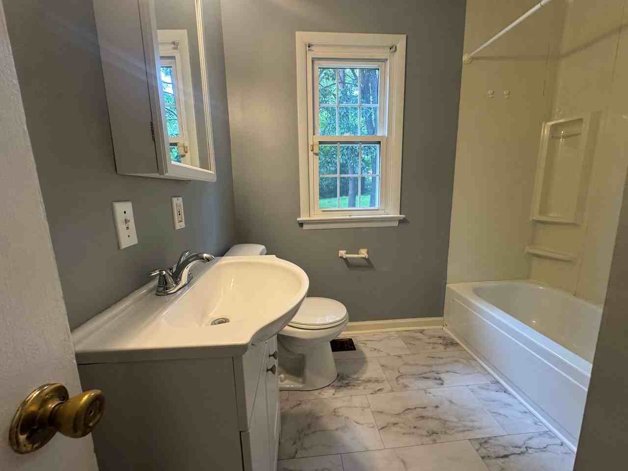 143 Barrett Heights Rd - Photo 7 of 17