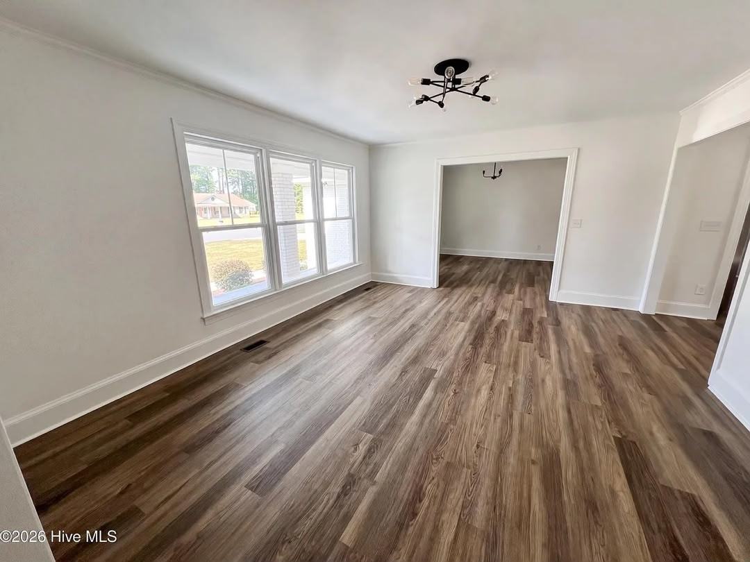 513 Greenfield Boulevard - Photo 7 of 12