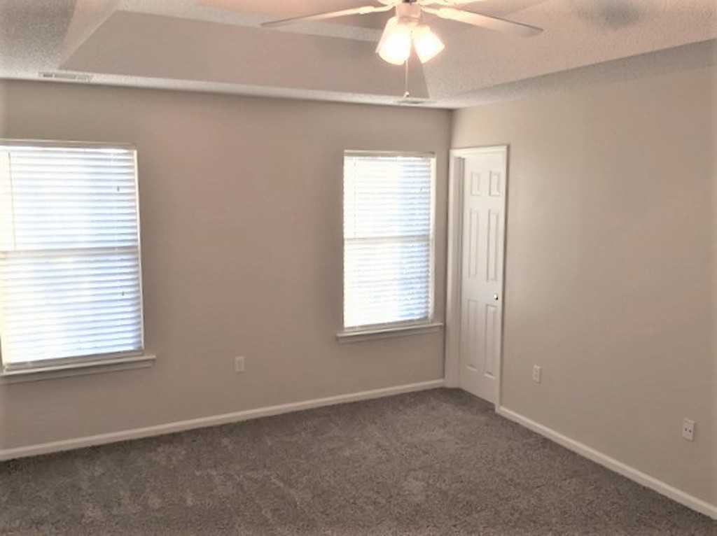 561 South Annandale Drive - Photo 3 of 15