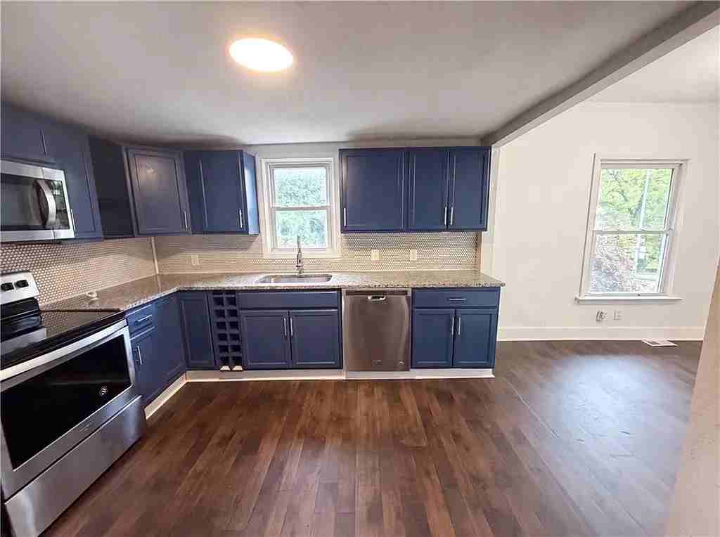 1316 East 44th Street - Photo 7 of 8