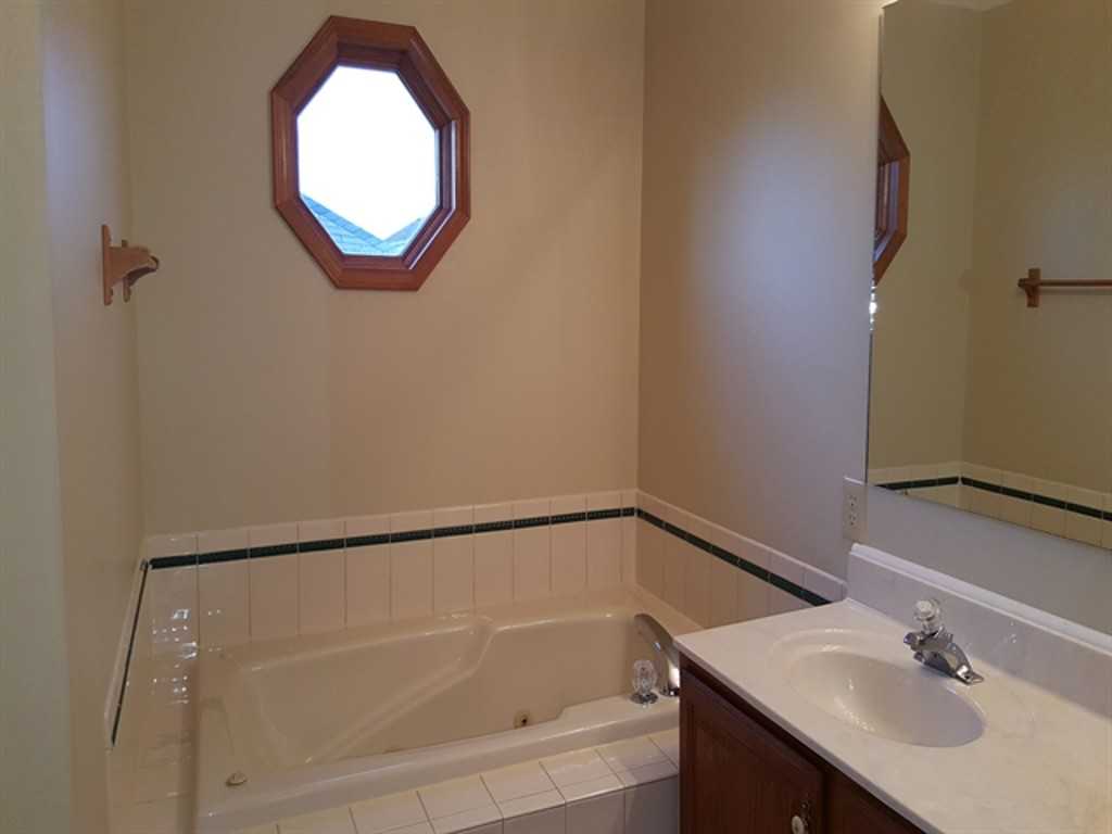 7242 Winkworth Parkway - Photo 5 of 27