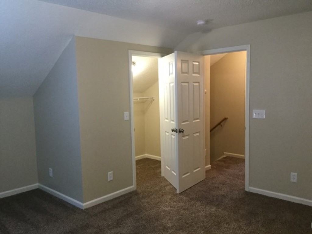 7242 Winkworth Parkway - Photo 7 of 27