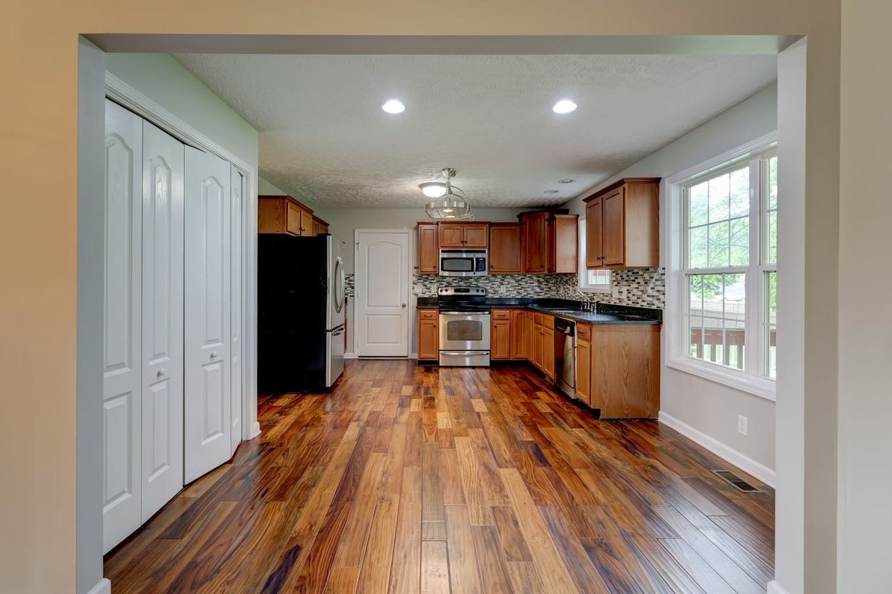 791 Colin Ct - Photo 6 of 48
